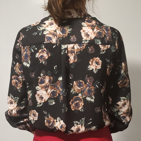 Flower patterned half-button down - Picture 2 of 7